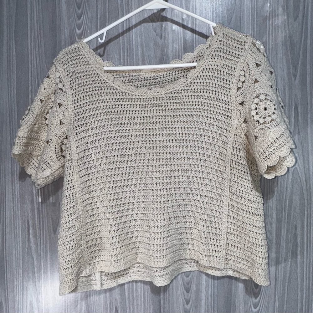 Solitaire Crocheted Knit Top Beige Circles FloralOpen Knit Short Sleeve Boho M